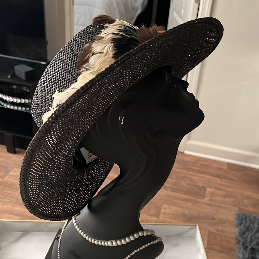 USA Town Talk feather hat